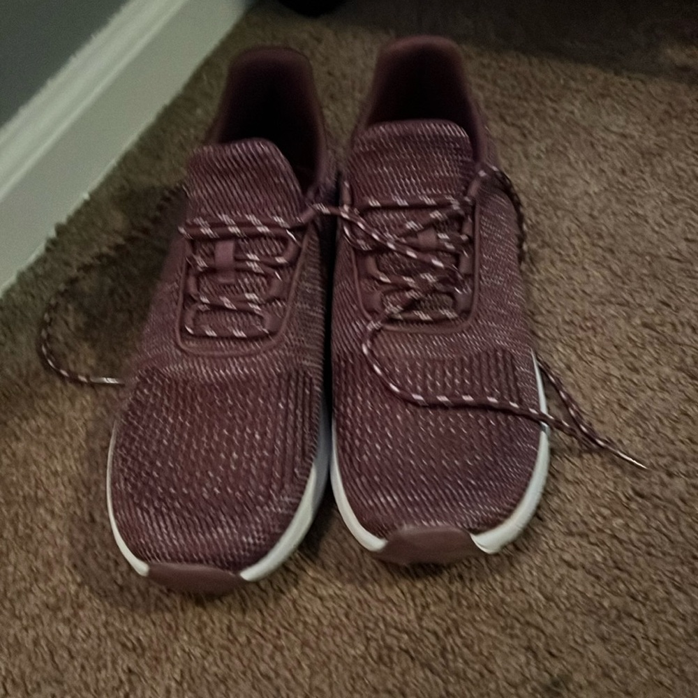 Women’s running shoes